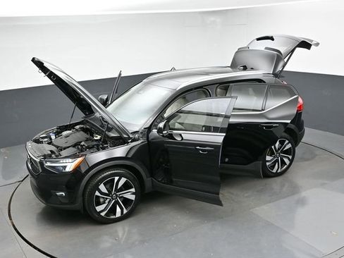 Used 2023 Volvo XC40 B5 Plus w/ Protection Package Premier AWD/4WD image 49