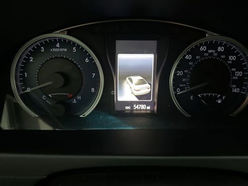 Used 2015 Toyota Camry XLE FWD image 14