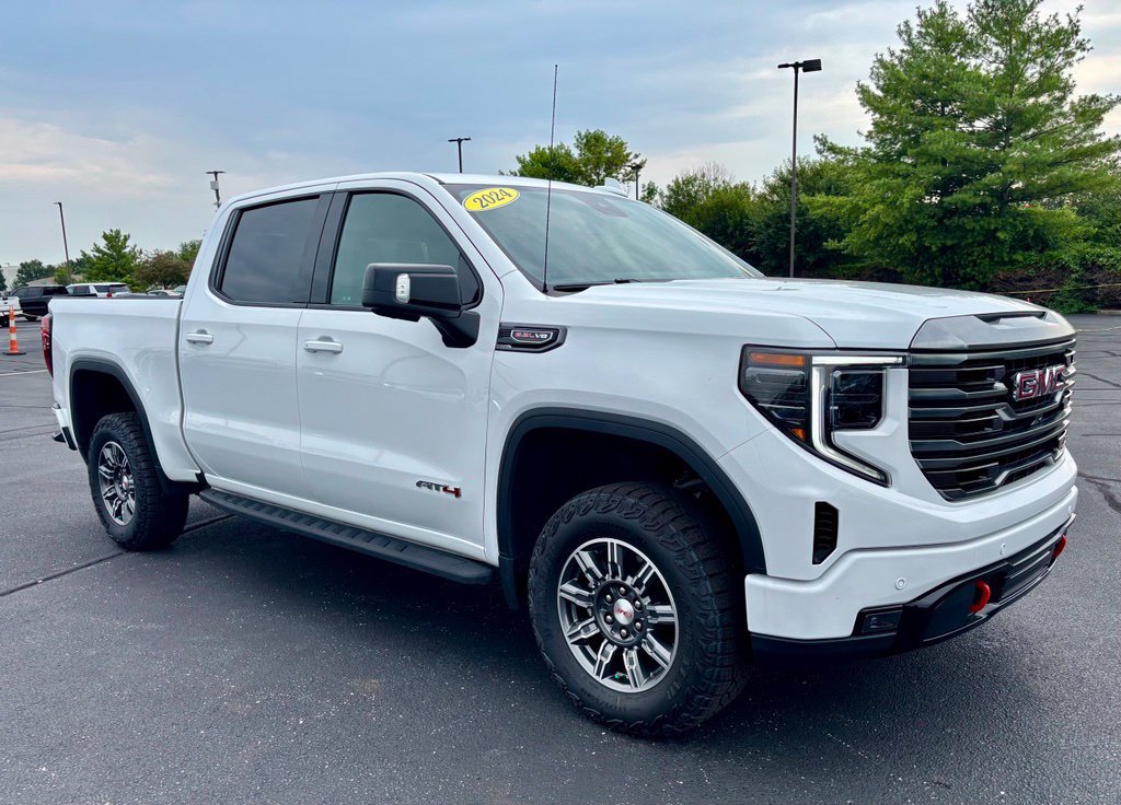 Used 2024 GMC Sierra 1500 AT4 w/ Technology Package AWD/4WD image 11