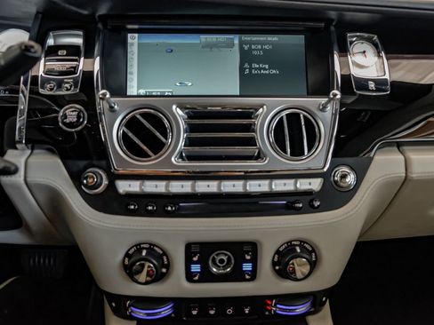 Used 2016 Rolls-Royce Wraith image 22