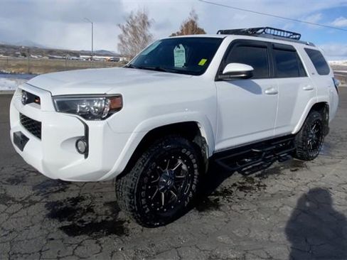 Used 2016 Toyota 4Runner SR5 image 4
