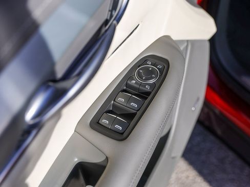 Certified 2021 Cadillac XT5 Premium Luxury image 25