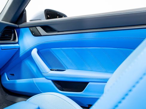 Used 2024 Porsche 911 Carrera image 17