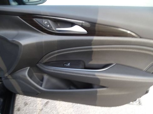 Used 2019 Buick Regal Preferred w/ Driver Confidence Package I FWD image 39
