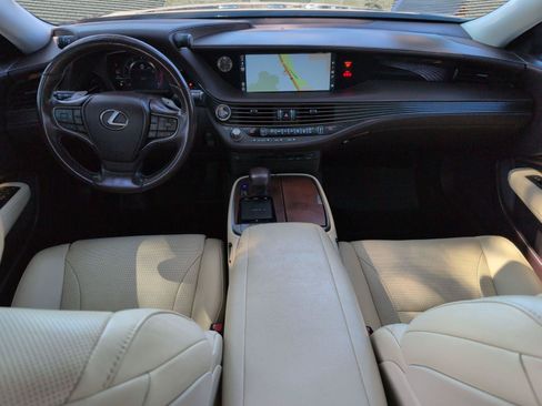 Certified 2020 Lexus LS 500 w/ Accessory Package (Z2) RWD image 16