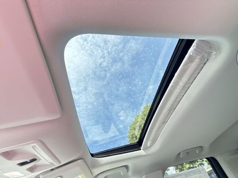 New 2025 Ford Maverick Lariat w/ 4K Tow Package image 41