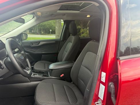 Used 2025 Ford Escape Active w/ Tech Pack #1 FWD image 14