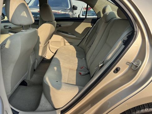Used 2013 Toyota Corolla LE FWD image 8