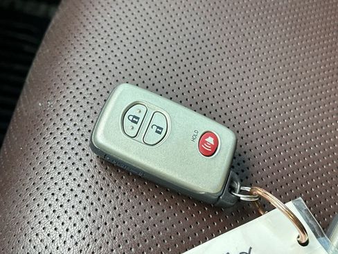 Used 2019 Toyota 4Runner Limited AWD/4WD image 28
