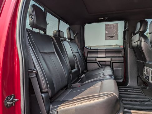 Used 2019 Ford F150 Lariat w/ Equipment Group 502A Luxury AWD/4WD image 9