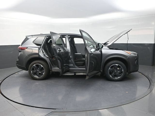 Used 2024 Nissan Rogue SV AWD/4WD image 46