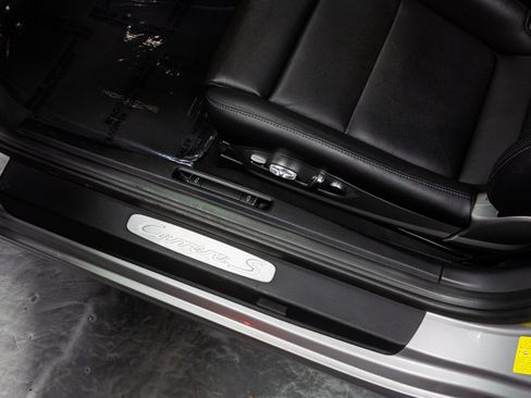 Used 2018 Porsche 911 Carrera S w/ Sport Package image 43