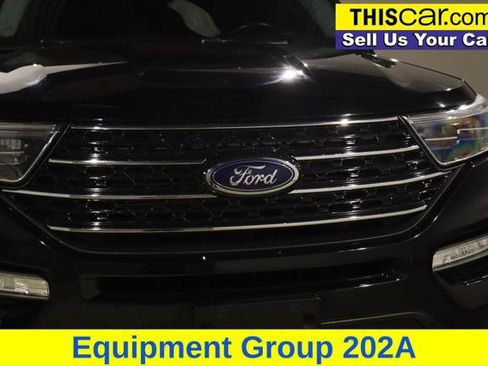 Used 2022 Ford Explorer XLT w/ Equipment Group 202A AWD/4WD image 12
