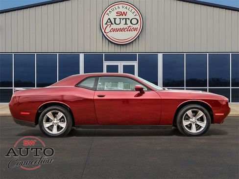 Used 2020 Dodge Challenger SXT image 8
