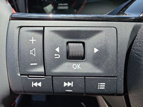 New 2026 Nissan Kicks SR w/ SR Premium Package FWD image 32