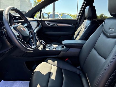 Used 2024 Cadillac XT6 Luxury w/ LPO, Floor Liner Package AWD/4WD image 10