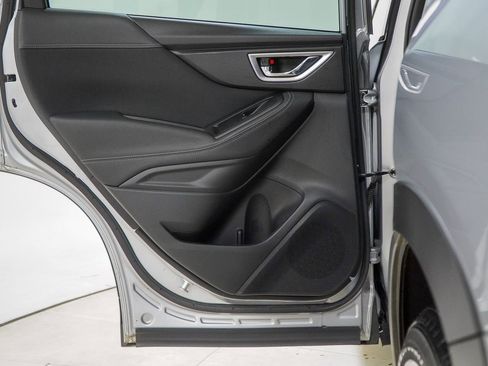 Used 2023 Subaru Forester Premium image 40