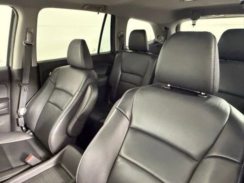 Used 2019 Honda Pilot Touring image 30