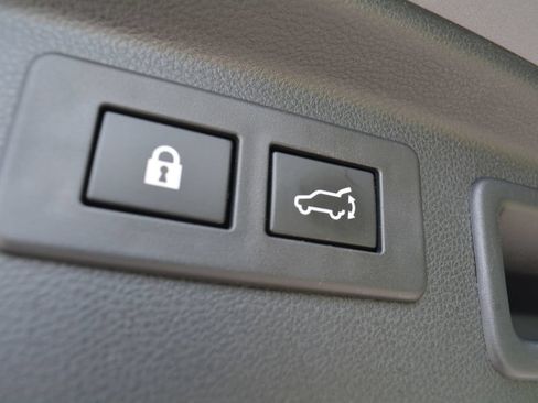 Used 2024 Subaru Forester Premium AWD/4WD image 25