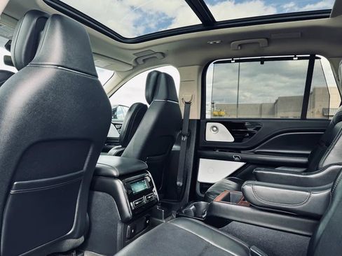 Used 2021 Lincoln Aviator Reserve w/ Equipment Group 202A image 28