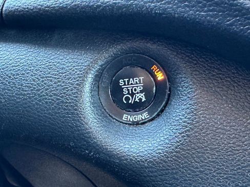 Used 2016 Jeep Cherokee Limited image 18