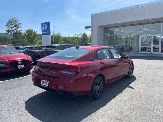 Used 2023 Hyundai Elantra SEL FWD image 4