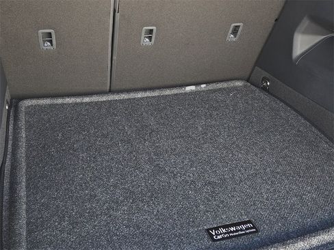 New 2026 Volkswagen Tiguan SE R-Line image 10