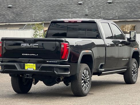 Used 2024 GMC Sierra 3500 Denali Ultimate image 4