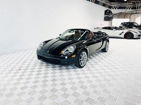 Used 2002 Toyota MR2 RWD image 11