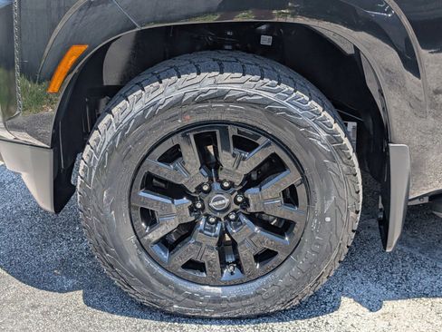 Certified 2022 Nissan Frontier SV AWD/4WD image 19