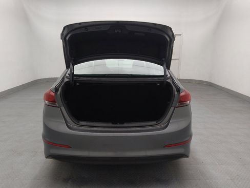 Used 2018 Hyundai Elantra SE image 29