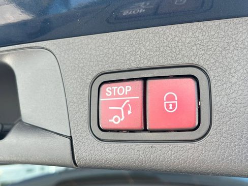 Certified 2021 Mercedes-Benz GLB 250 4MATIC image 20