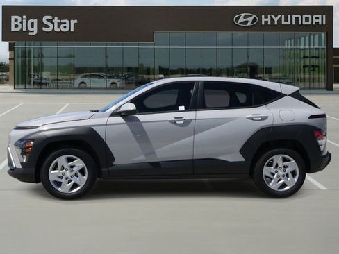Used 2026 Hyundai Kona SE image 2