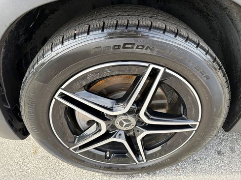 Used 2021 Mercedes-Benz GLB 250 4MATIC image 11