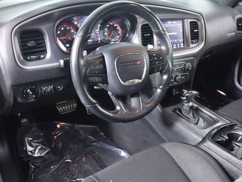 Used 2019 Dodge Charger R/T w/ Blacktop Package RWD image 9