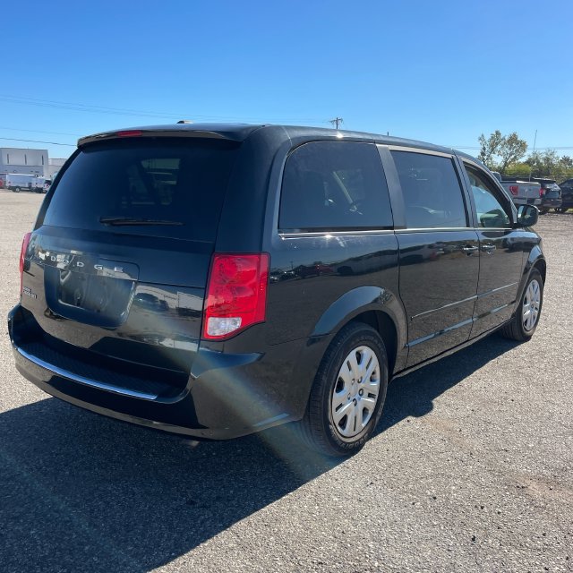 Used 2017 Dodge Grand Caravan SE w/ Power Window Group FWD image 2