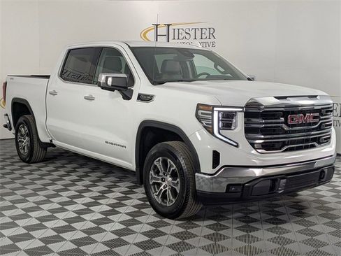 Used 2025 GMC Sierra 1500 SLT image 2