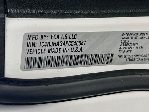 Used 2023 Jeep Grand Cherokee Altitude AWD/4WD image 30