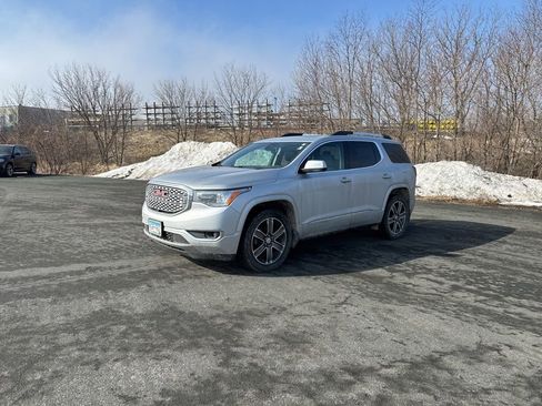Used 2017 GMC Acadia Denali w/ Technology Package image 3
