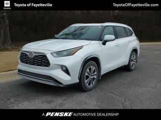 Used 2023 Toyota Highlander XLE video 1