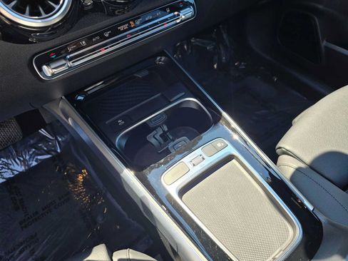 Used 2024 Mercedes-Benz EQB 250+ image 29