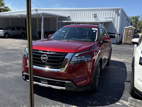 Certified 2023 Nissan Pathfinder SL w/ SL Premium Package image 2