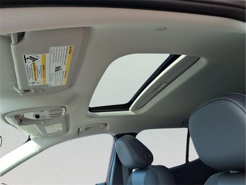 New 2026 Chevrolet Trax LT w/ Sunroof Package image 15