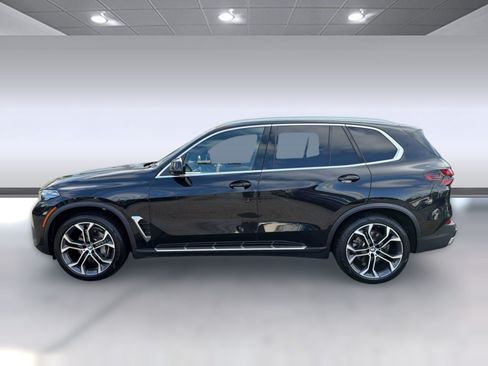 Used 2024 BMW X5 sDrive40i w/ Premium Package RWD image 2