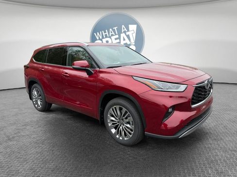 New 2026 Toyota Highlander Platinum AWD/4WD image 1