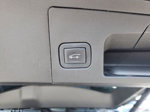 Used 2020 Cadillac XT5 Premium Luxury image 9