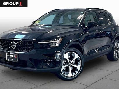 Used 2024 Volvo XC40 B5 Plus w/ Protection Package Premier