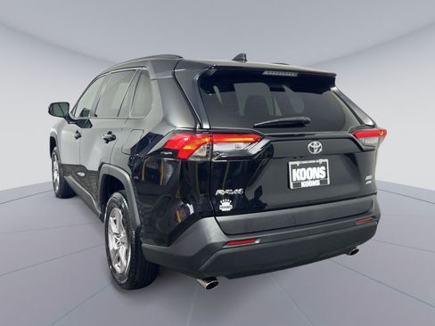 Used 2025 Toyota RAV4 XLE AWD/4WD image 8
