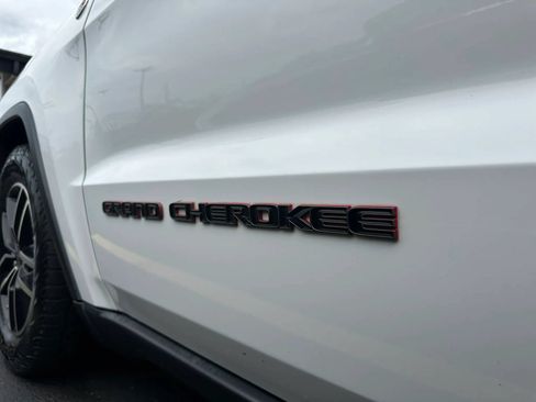 Used 2019 Jeep Grand Cherokee Trailhawk w/ Trailhawk Luxury Group AWD/4WD image 19