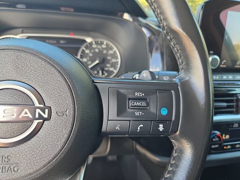 Certified 2024 Nissan Pathfinder SV FWD image 17
